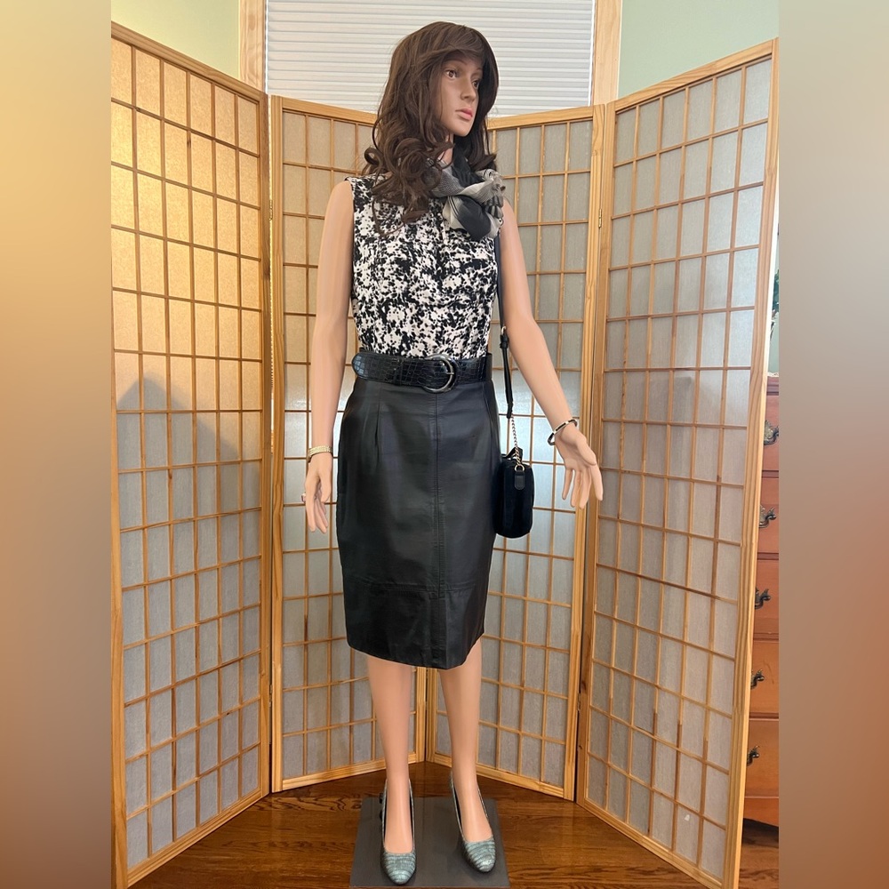 Leather skirt Vintage size 9/10 and sleeveless Calvin Klein blouse size PL